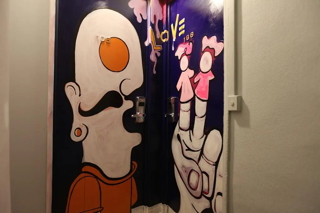 Hostal Woodstock Montmartre By Hiphophostels *