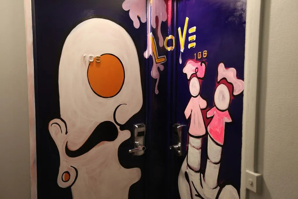 Hostal Woodstock Montmartre By Hiphophostels *