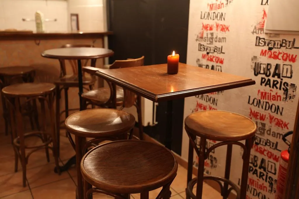 Hostal Woodstock Montmartre By Hiphophostels *